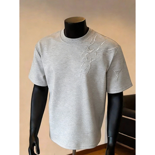 灰色闪电纹刺绣正肩t恤夏季男式新款上衣cleanfit高级感痞帅短袖