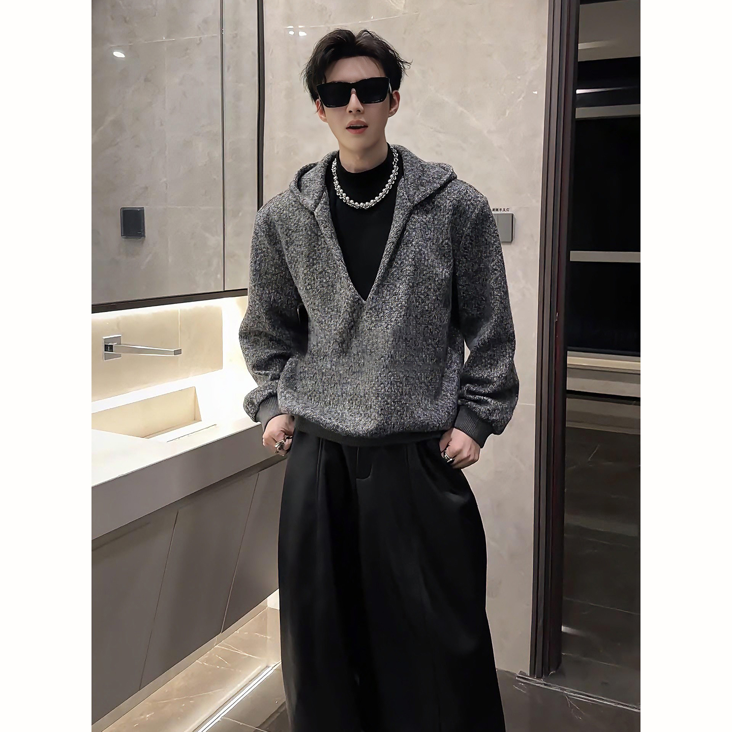 假两件美式v领连帽男生毛织上衣