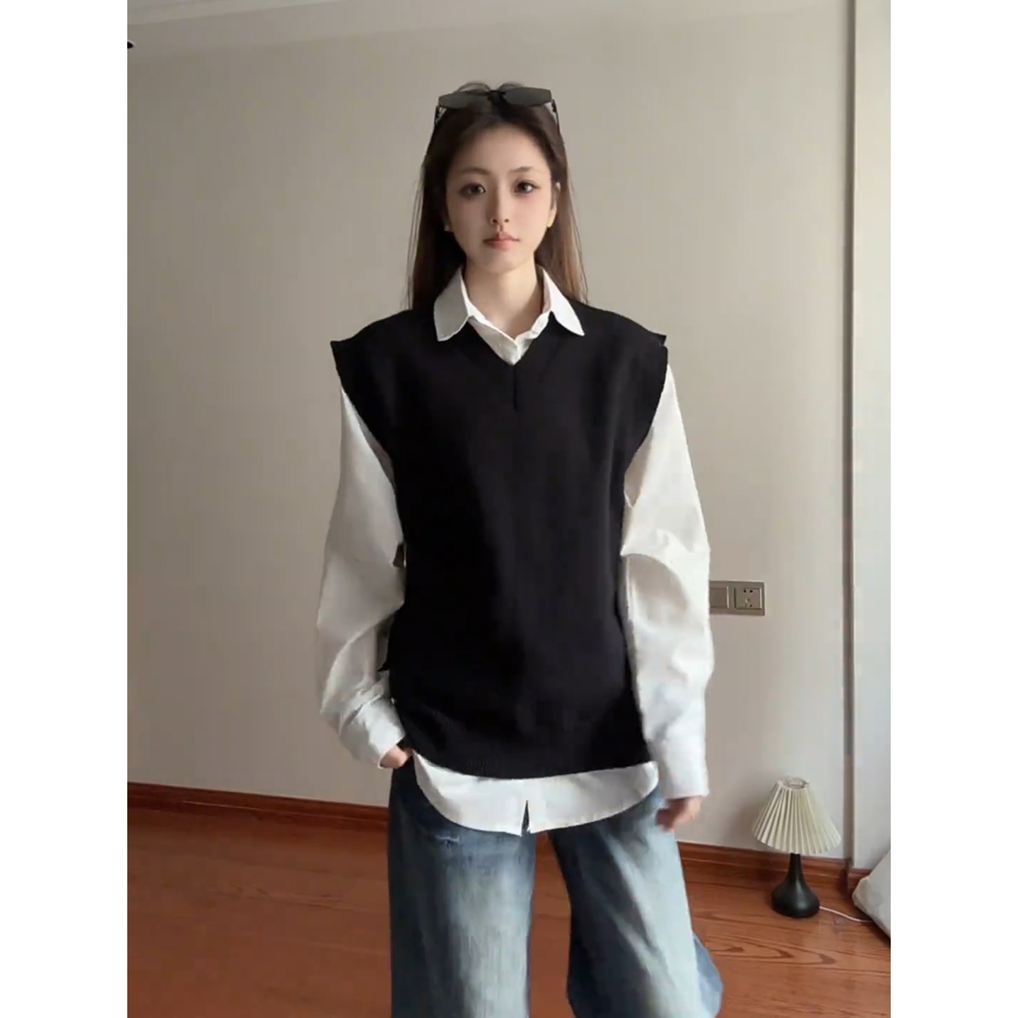 韩版学院风v领针织坎肩男女秋冬季叠穿dk制服外套鸡心领线衫马甲 - 封面