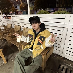 棒球服黄色情侣装 秋冬高街vibe皮袖 外套 拼接撞色翻领夹克男款 美式