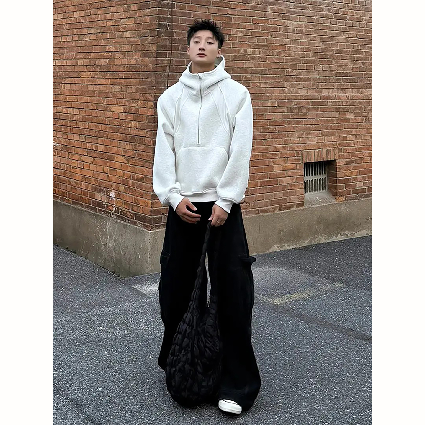 白灰色半拉链连帽卫衣男款秋冬