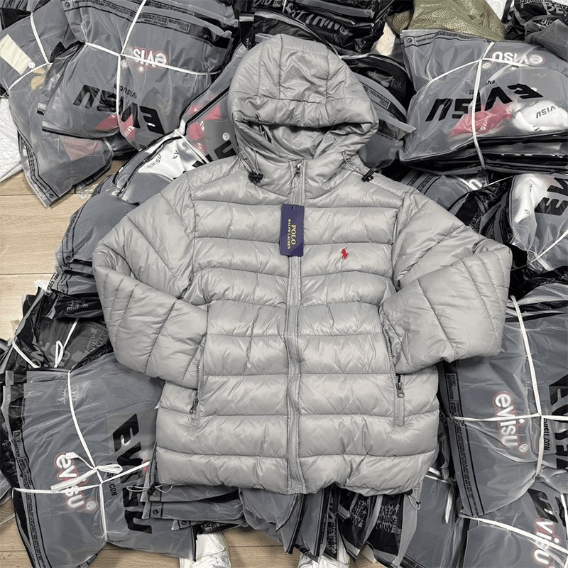 银灰色小马刺绣排骨羽绒服男冬季