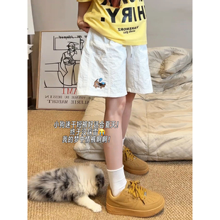 白色美式斜切短裤男夏外穿腊肠小狗刺绣速干裤子情侣四五分沙滩裤