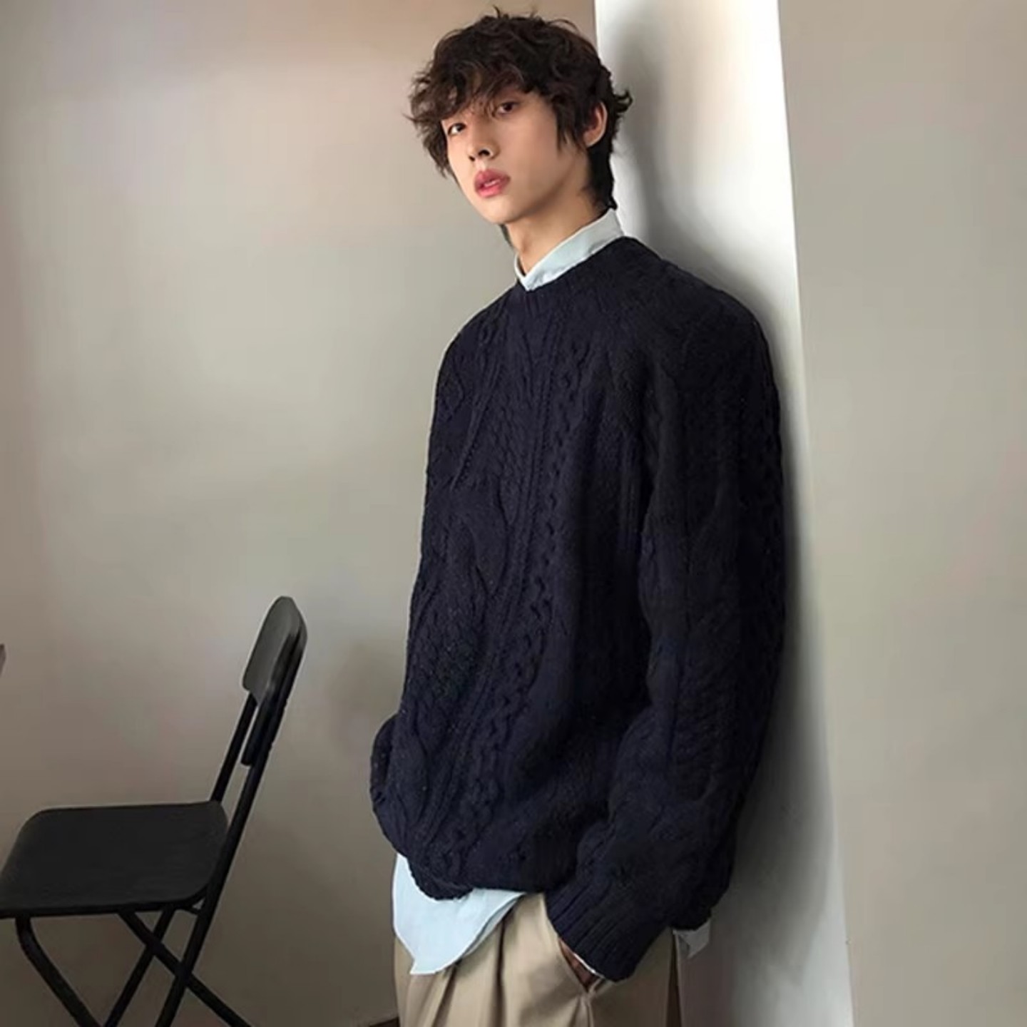 韩系穿搭麻花毛衣男秋慵懒针织衫