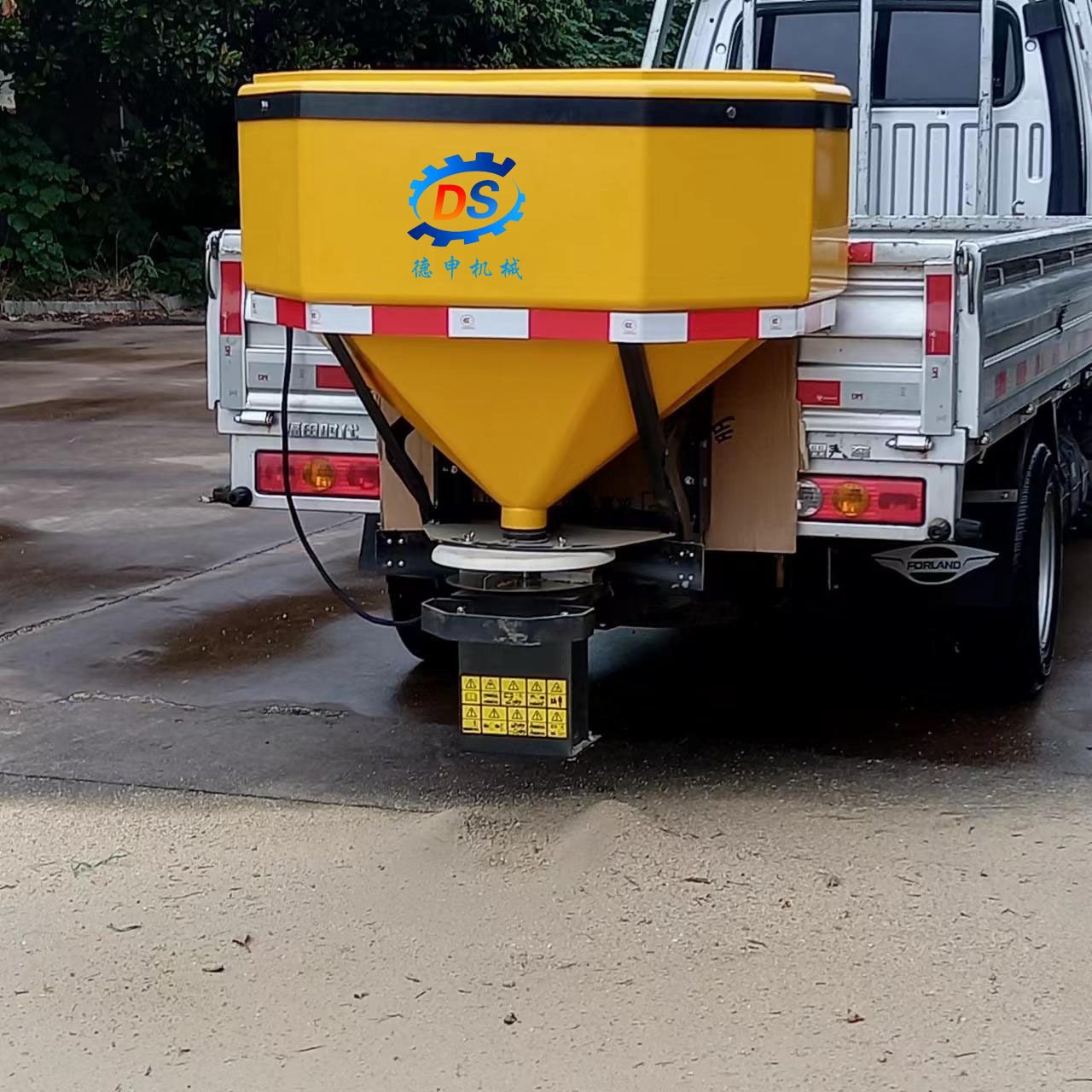 现货遥控电动融雪剂撒盐机 道路应急化雪除雪设备 后挂式撒布机,五金/工具,电动喷涂机,淘宝优惠券,粉丝福利购,淘宝优惠卷