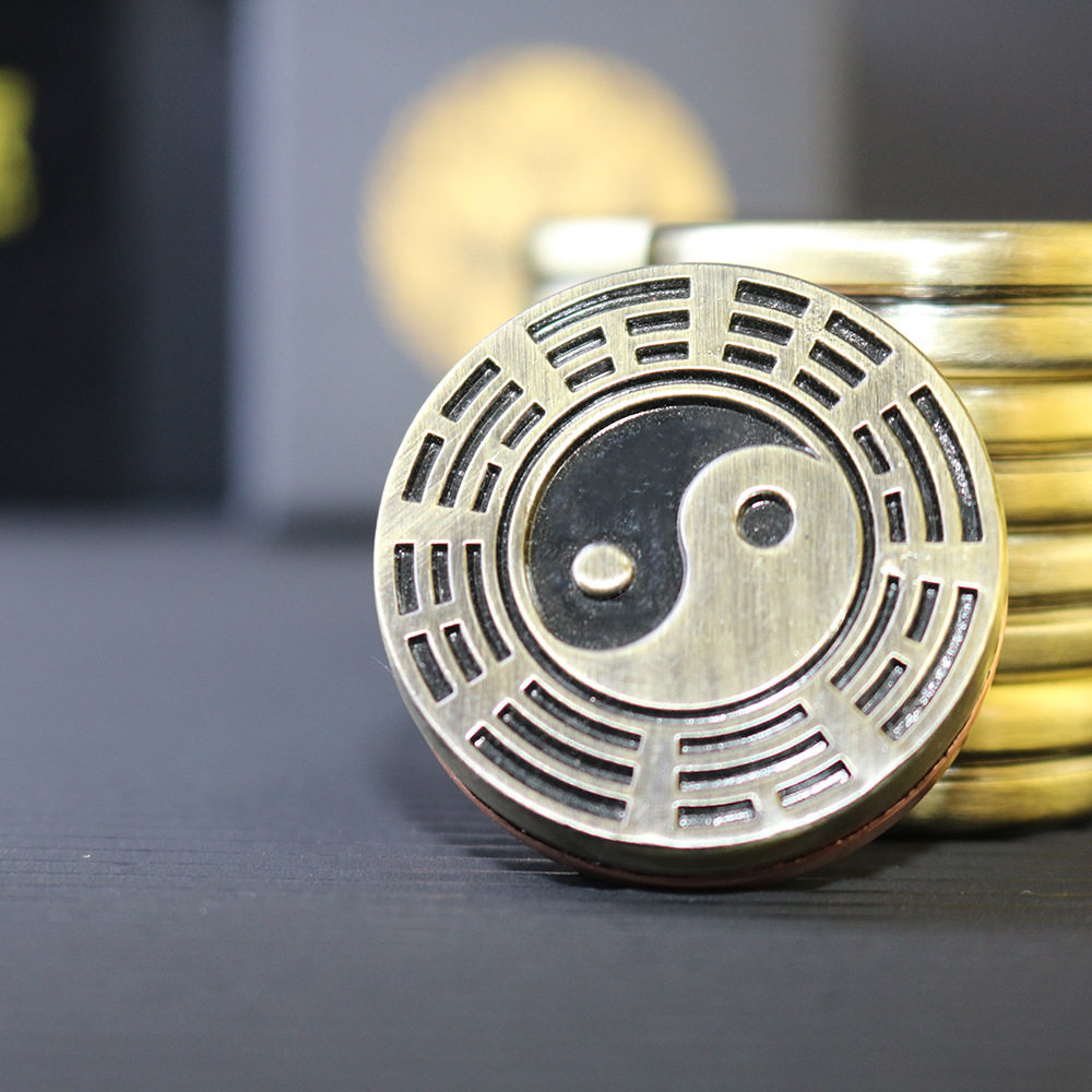 八卦金属edc啪啪币推牌玩具解压