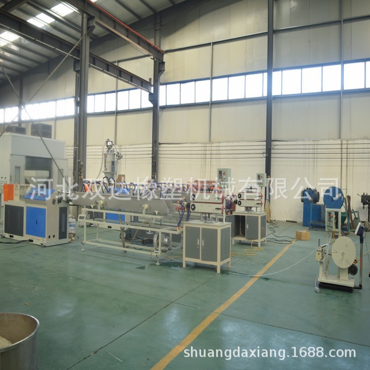 塑料挤出机pvc软硬共挤异型材浴室卡玻璃密封条设备双达机械工厂