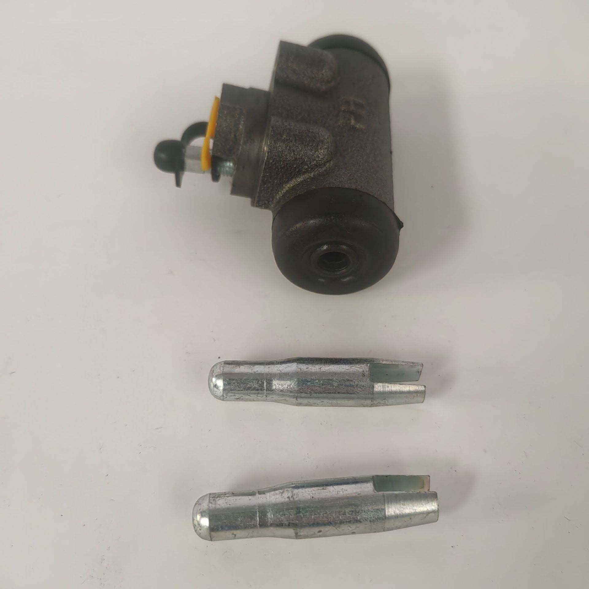 斗山电动叉车配件B15SE/B18SE/B20SCE前轮左刹车制动分泵轮缸