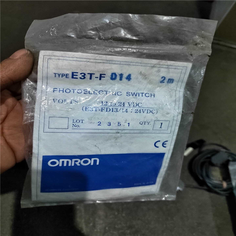 议~反射式光电开关传感器E3T-FD14库存,2米