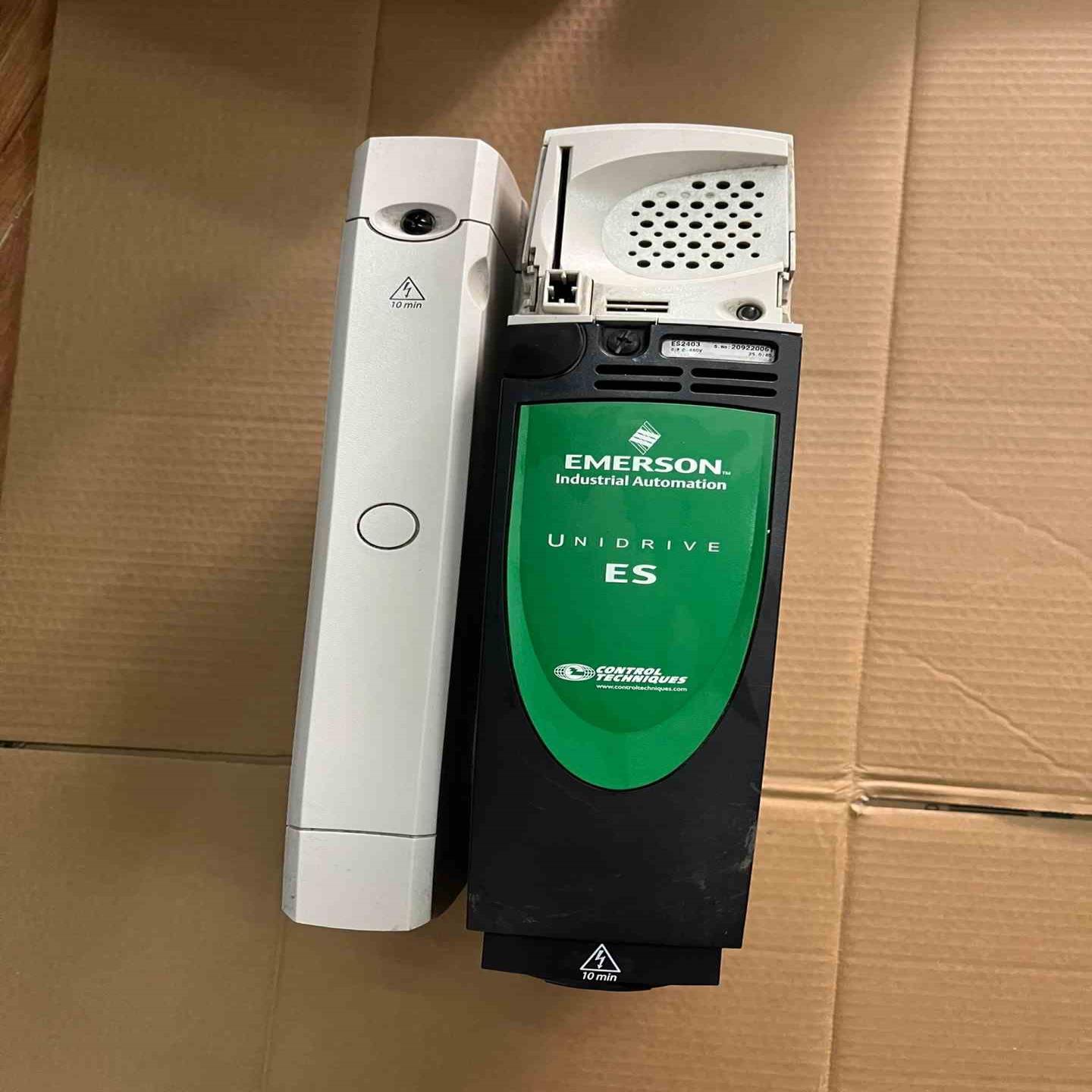 库存ES变频器 ES2403 11KW 露天放置外议价