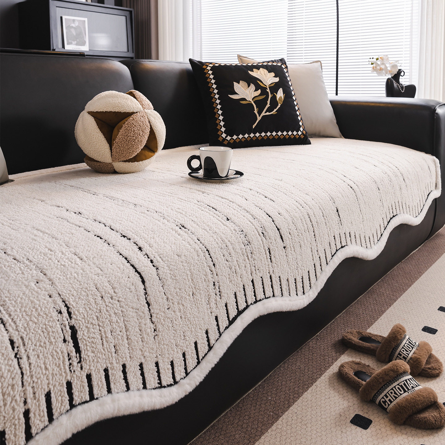 轻奢高级感雪尼尔沙发垫2026年新款一片式防滑直排皮沙发套罩