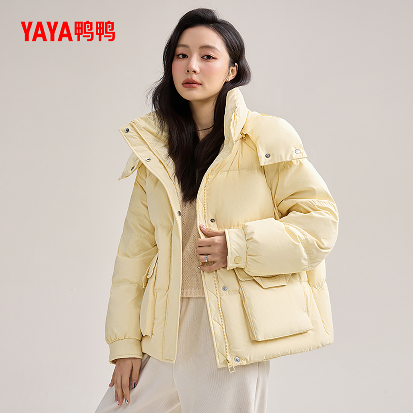鸭鸭时尚短款连帽羽绒服外套