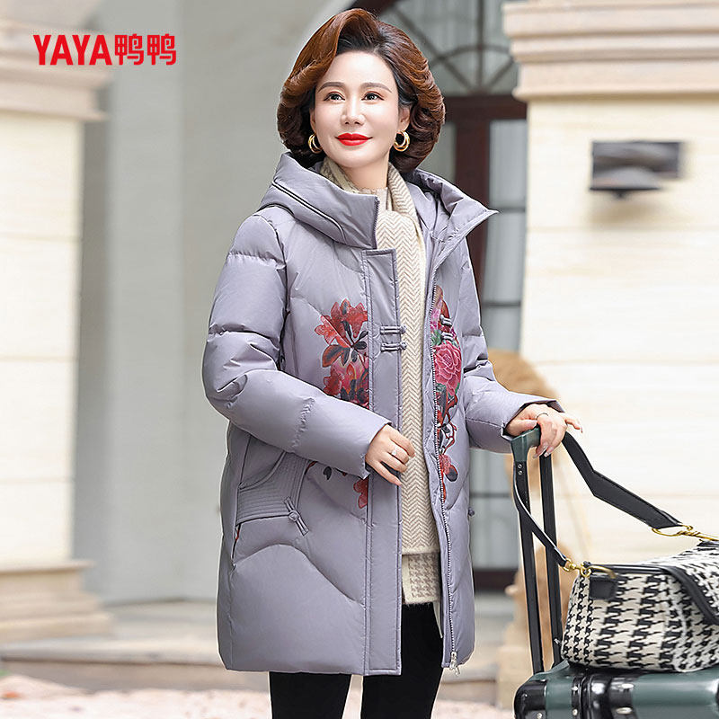 YAYA鸭鸭中老年女款冬季羽绒服女2025中年妈妈冬装加厚保暖外套