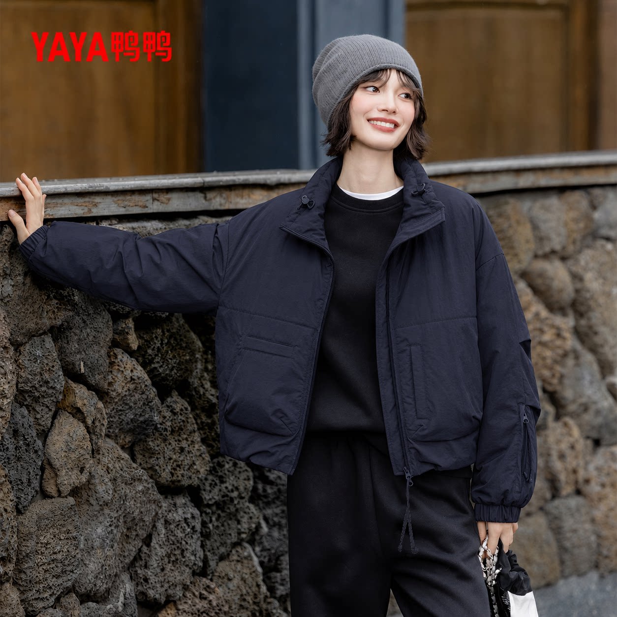 YAYA鸭鸭2026年新款百搭短款女士纯色立领羽绒服简约加厚保暖外套