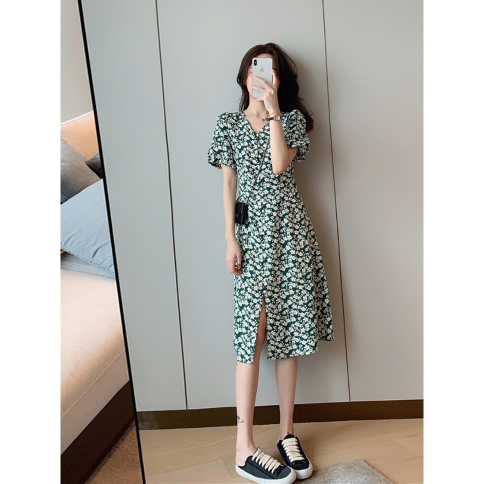 欧洲站夏季新款法式茶歇高级感淑女优雅气质显瘦泡泡袖碎花连衣裙