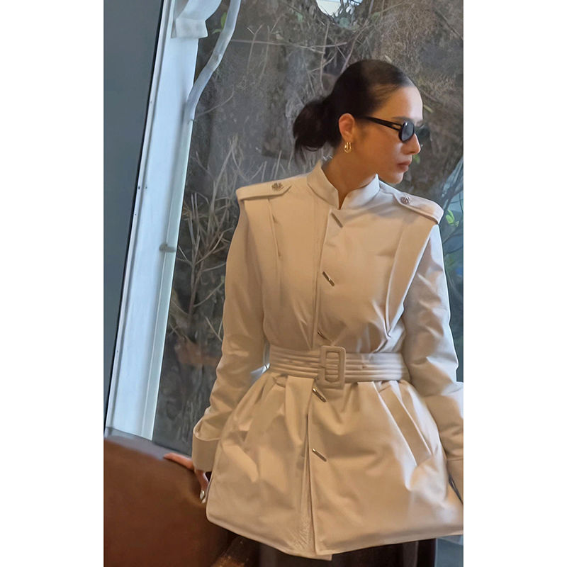 白色小香风羽绒棉服外套