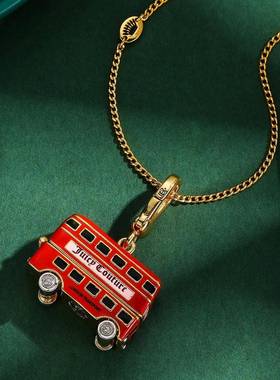 时尚设计感珐琅彩釉红色巴士可打开汽车吊坠项链迷你黑色小狗挂坠