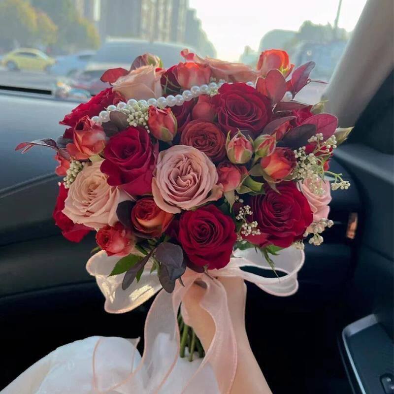 手捧花新娘结婚红色玫瑰新款森系婚礼仿真花拍照道具领证捧花球