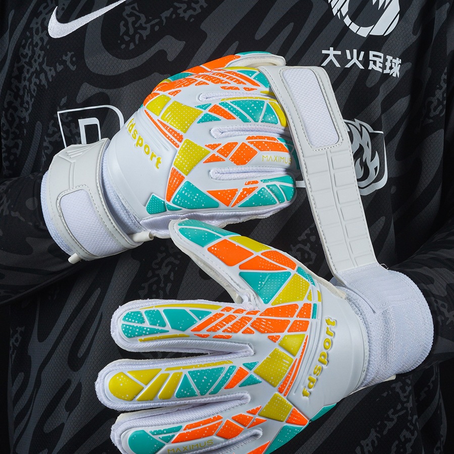 大火足球FD Sport守门员手套人草硬地耐磨防滑不可拆软护指入门款