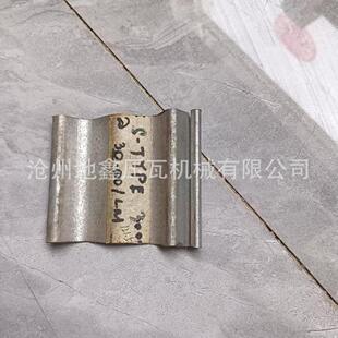 抗风卷帘门设备 卷闸门压花机 彩钢建筑装饰 数控机 地鑫机械