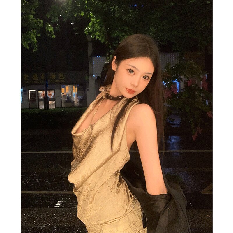 性感挂脖连衣裙短款气质