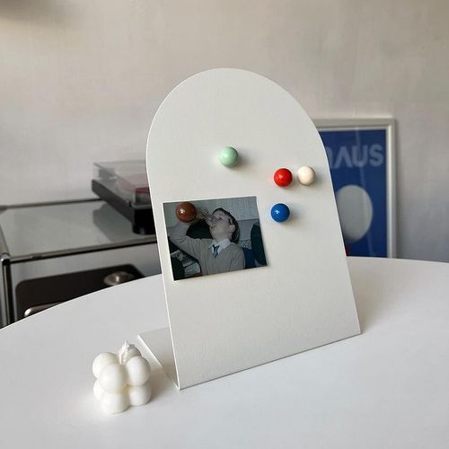 一间公寓家居ins韩国博主桌面收纳磁吸板M留言板玄关展示工位好物