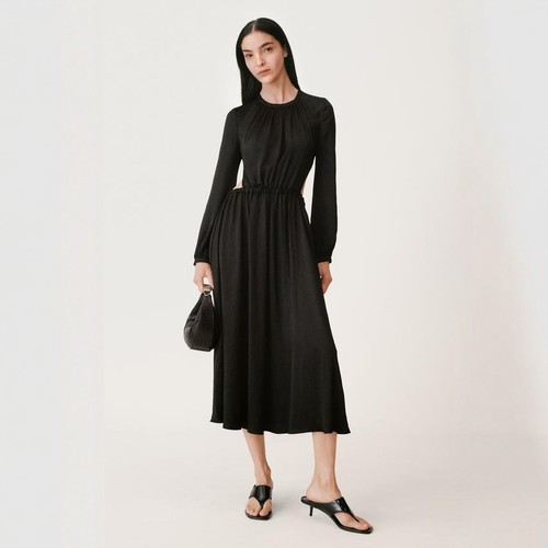 性感风黑色高级感长袖露背连衣裙