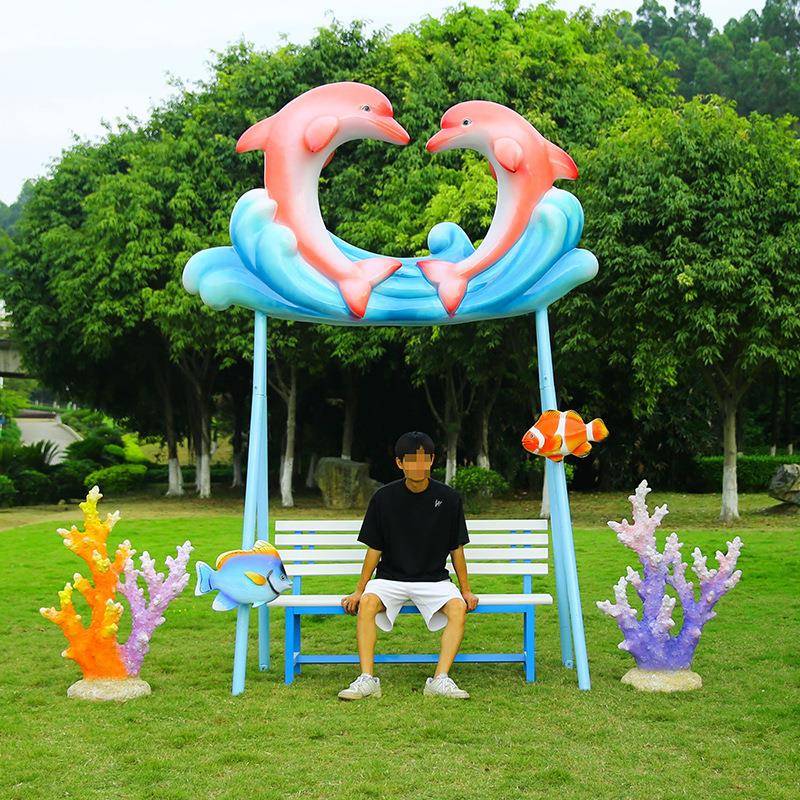 户外云朵爱心座椅雕塑玻璃钢景区商场网红打卡拍照落地小品摆件