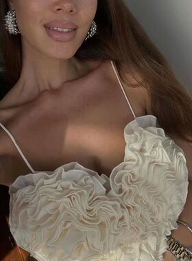 Heart shaped fluffy short suspender top 心形蓬蓬短款吊带上衣