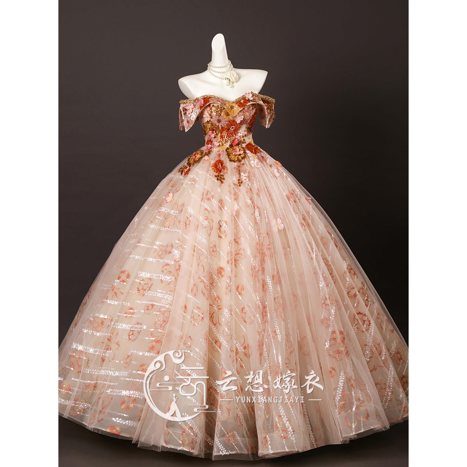 云想家高端迎宾出门纱轻婚纱小众轻奢法式覆古新娘礼服一字肩显瘦