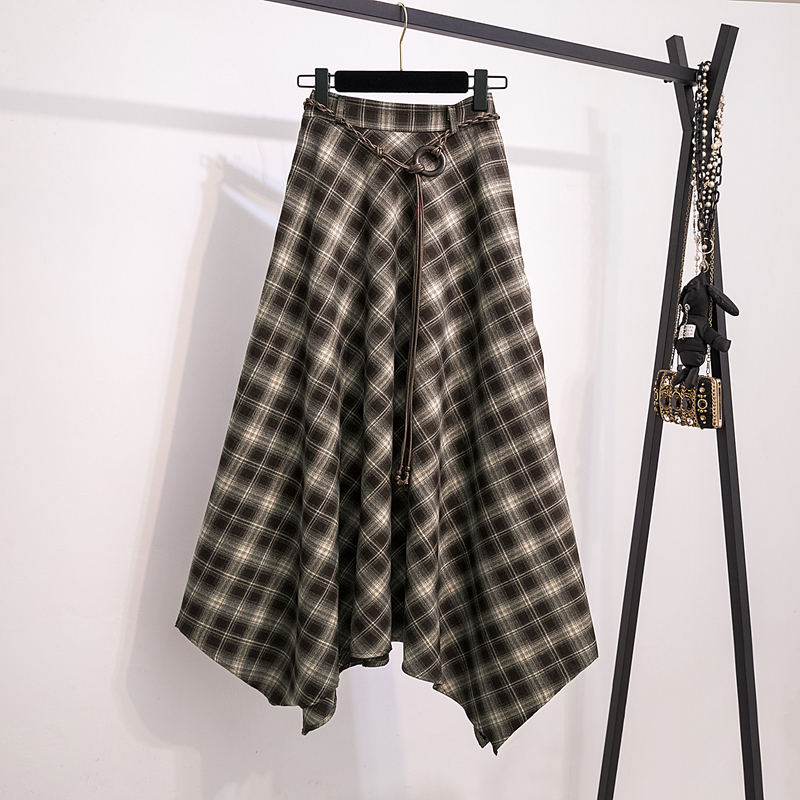大码微胖mm高级感不规则格子半身裙女秋冬高腰显瘦中长款A字裙子