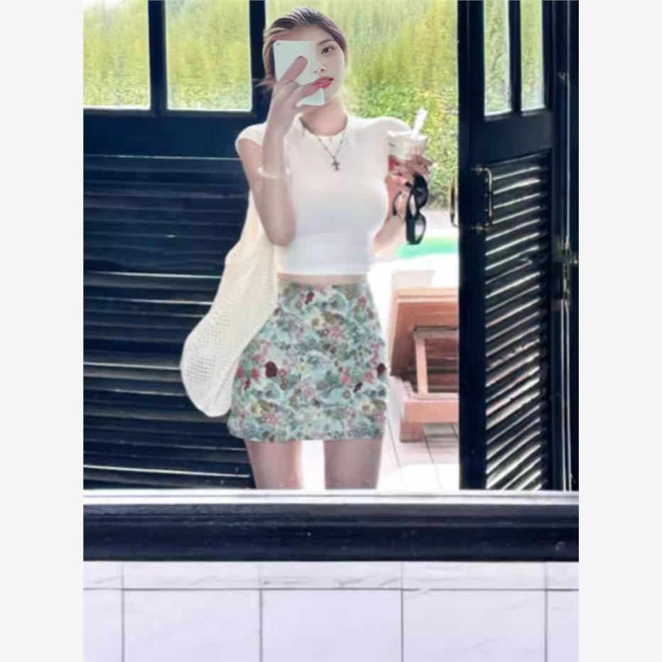 春意生长 辣妹纯色圆领T恤女春夏修身上衣提花半裙套装
