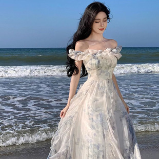 一字肩连衣裙女收腰显瘦海边度假风沙滩长裙吊带沙滩裙高级感 法式