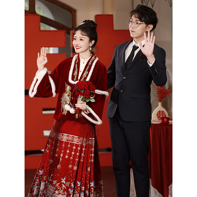 速发酒红色披肩外套保服马面裙婚服套服订婚装冬季敬酒暖新娘中式