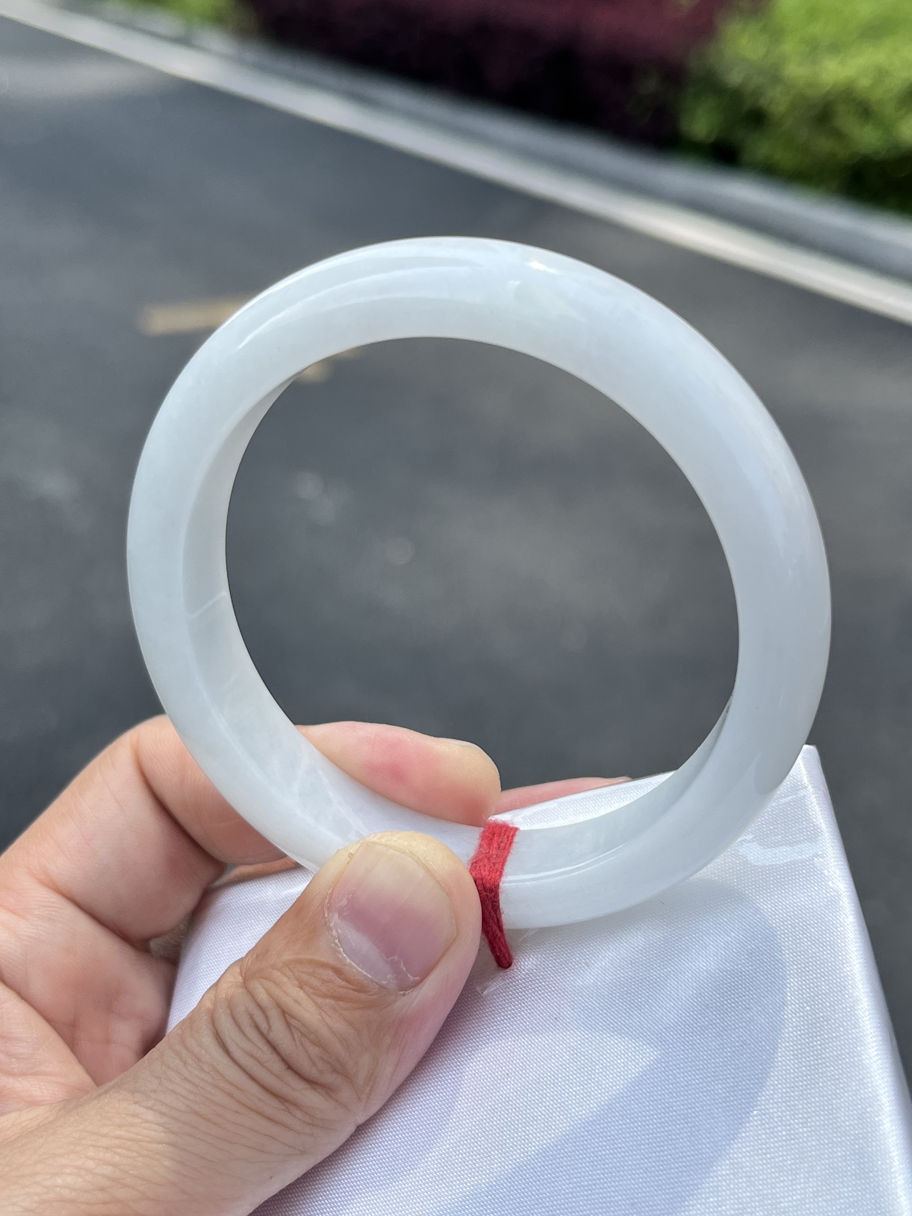 天然A货翡翠57圈白月光水润细腻干净有裂纹