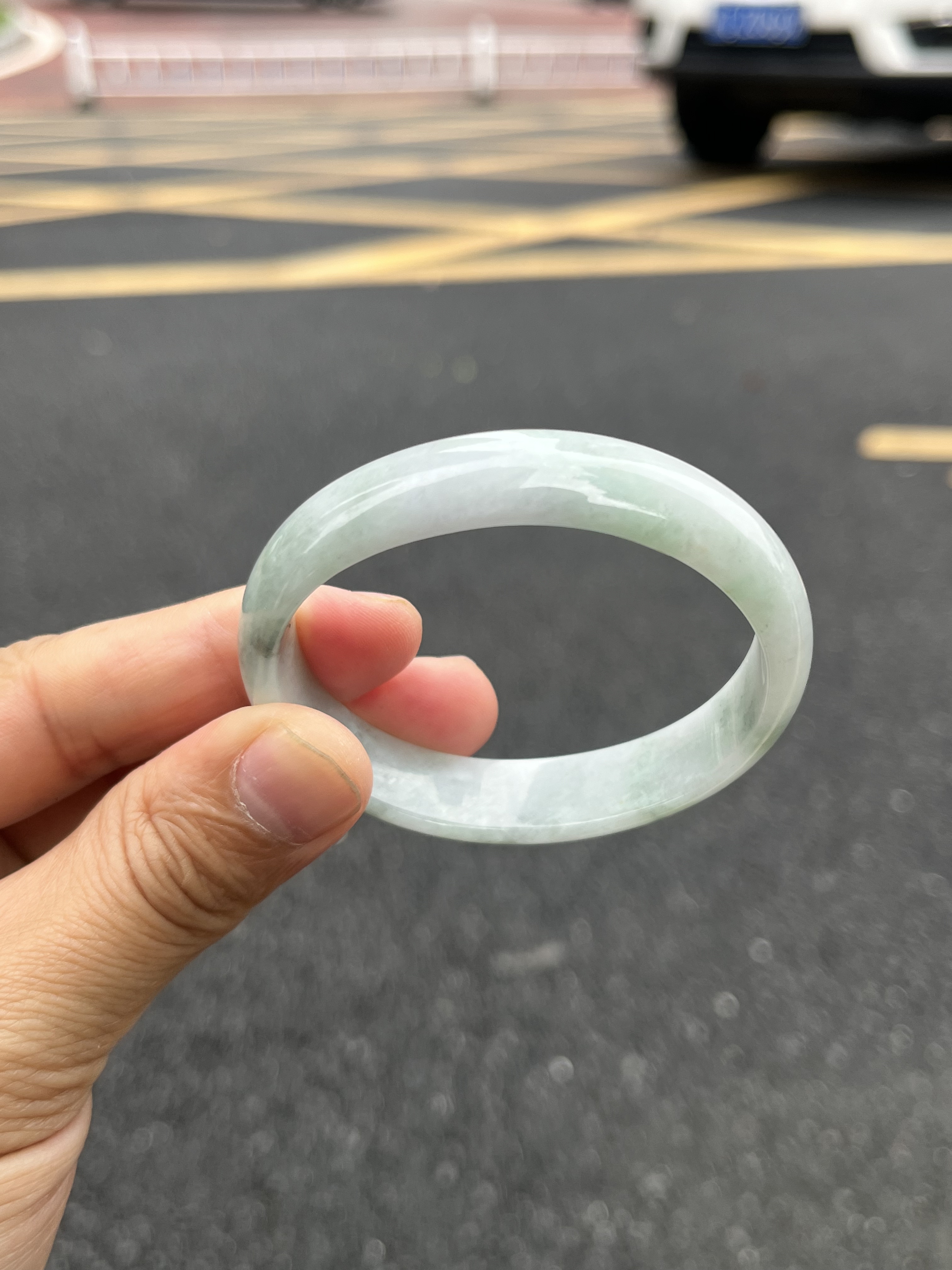0909-0871天然A货翡翠贵妃54-47-12.7-5.8绿底水润带乌鸡无裂
