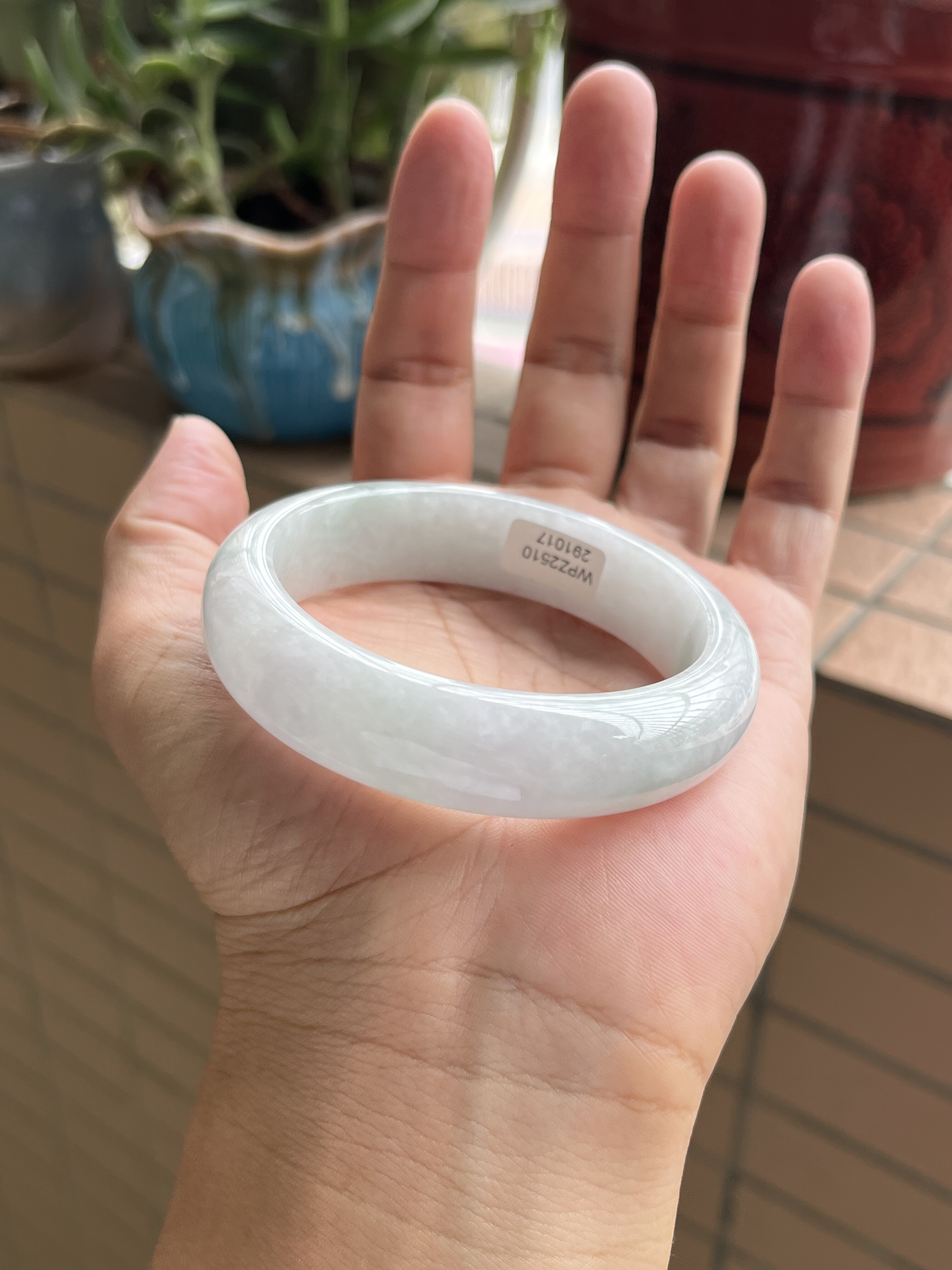 10291017天然A货翡翠58-15-8.7冰透宽版大轮胎有纹裂不扣