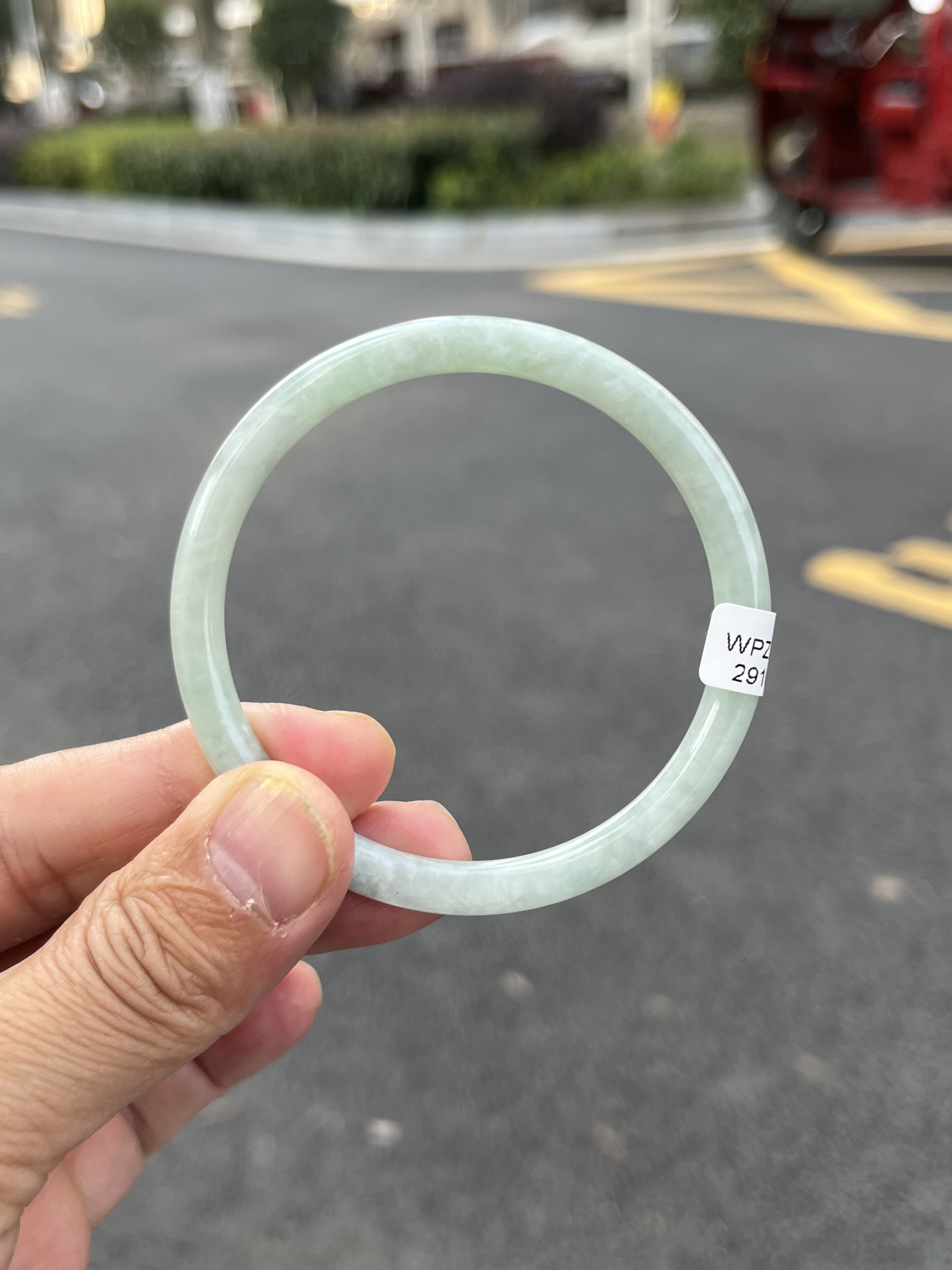 1029-0959天然A货翡翠叮当镯53-5.3-6果绿冰透微纹