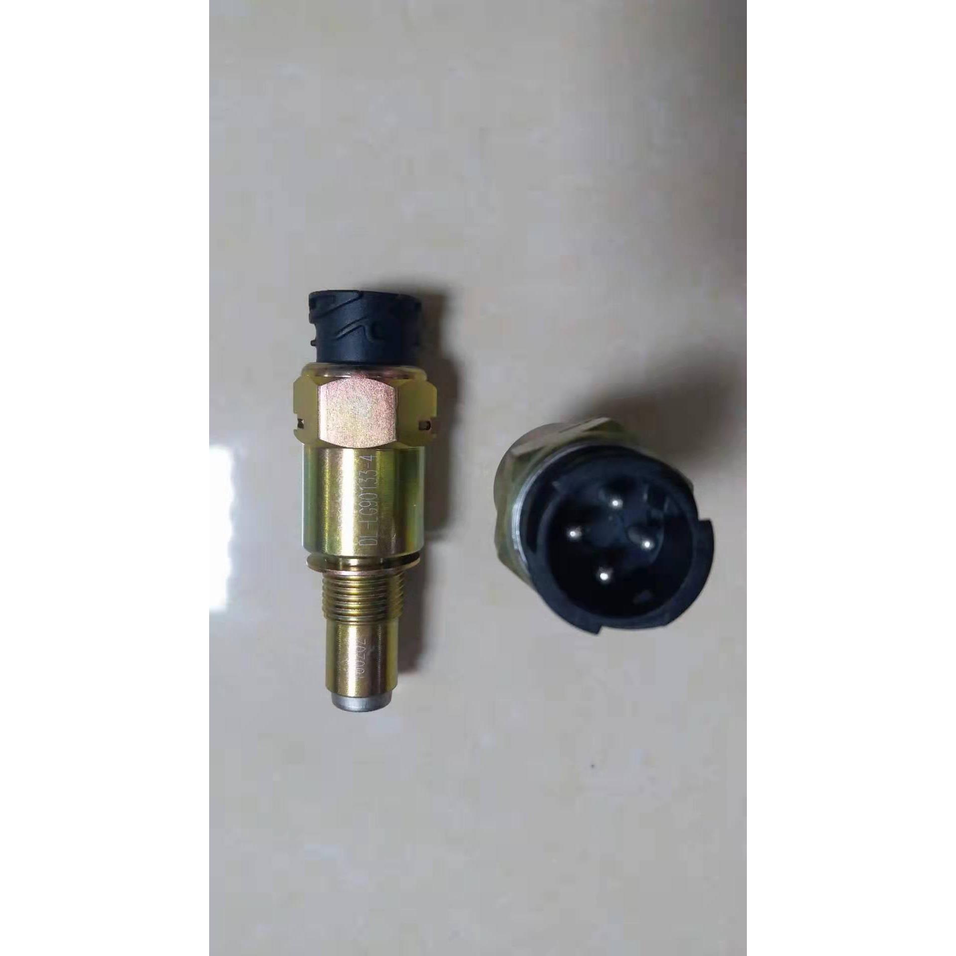 徐工吊车配件 里程表传感器 25k 20b 16d等车型 里程表感应器