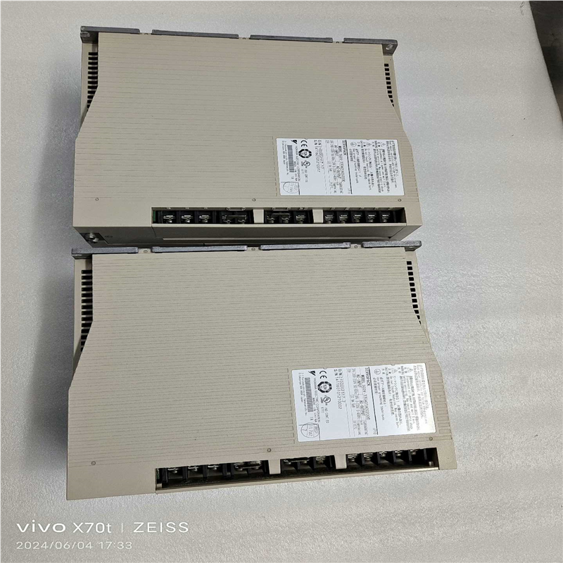 安川五系5KW脉冲型伺服驱动器SGDV-330A01A,成色(崽崽配件）