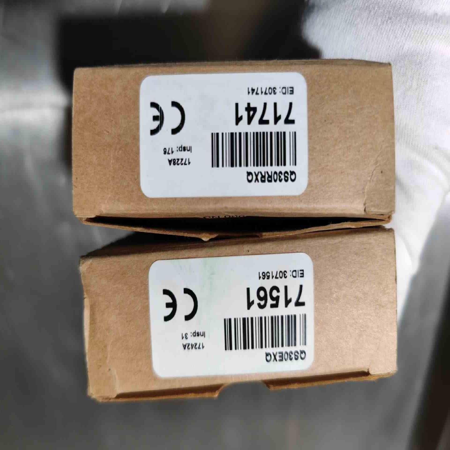 BANNER QS30EXQ  2个（基数电子）