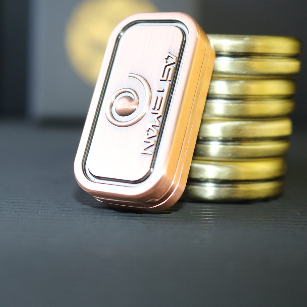 火影忍者红古铜三层推牌啪啪响币扑克王Edc解压推币玩具