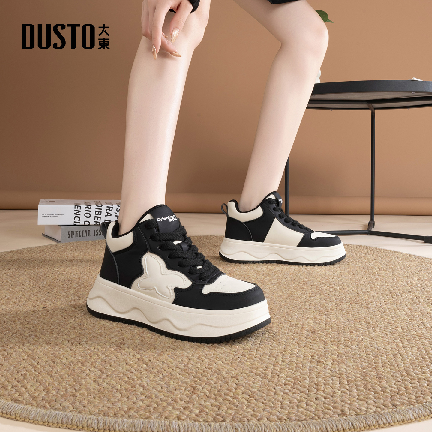 大东女鞋圆头平底小白鞋中跟系带