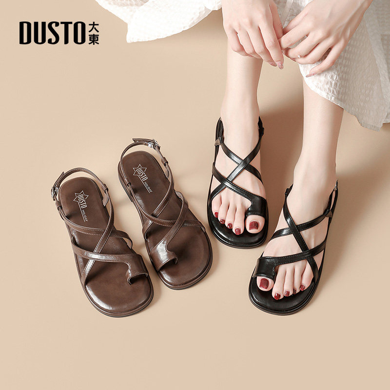 大东绑带凉鞋2026夏季新款法式细带夹趾低跟休闲平底一字扣女凉鞋