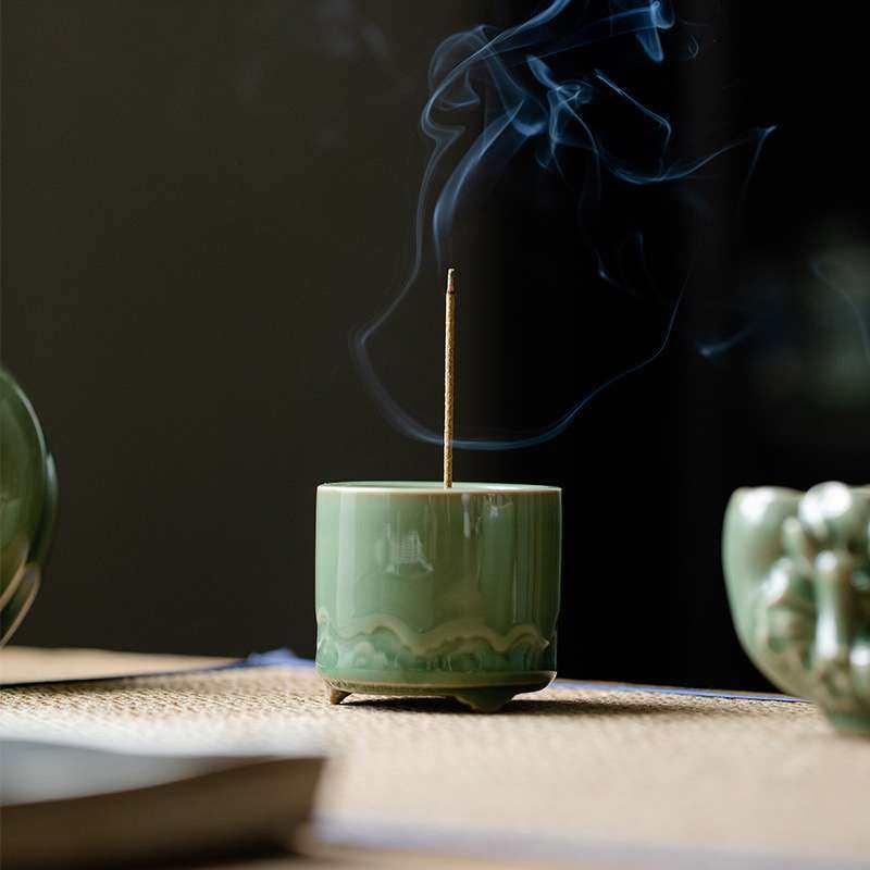 且来越窑青瓷三足香炉家用室内插香陶瓷烧线香炉香插香座檀香熏炉,家居饰品,香托/香盘/香座/香插,淘宝优惠券,粉丝福利购,淘宝优惠卷