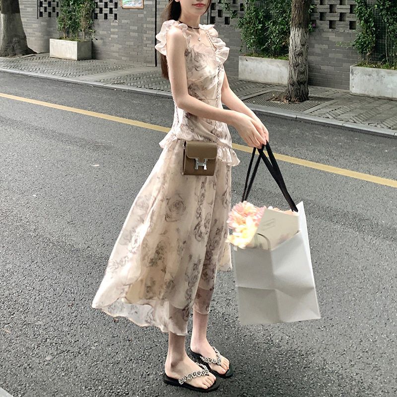 飞飞袖欧根纱碎花连衣裙女中长款气质2025新款收腰温柔风裙子