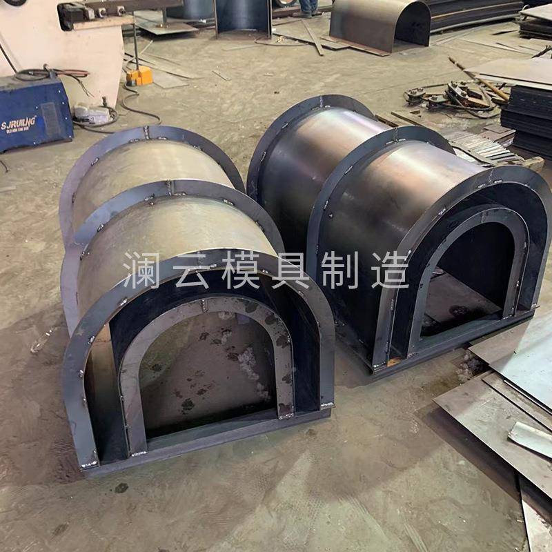 U型钢流水槽钢模排水沟流具水槽模矩形梯形无品牌/沟渠模具具