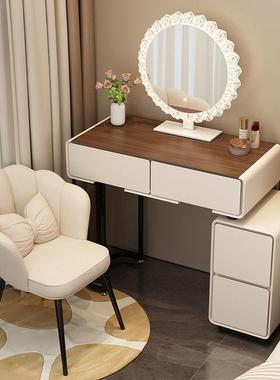 小户型化台卧室现代简约20ECQ25新款6妆0C奶油风M主卧斗一体化柜