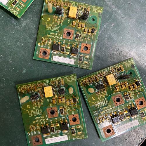 议价日立变频器SJ300-75-90-110KW驱动板NSJ3D可维修