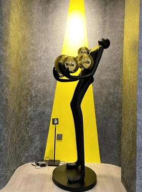 客厅玄关大堂装饰创意艺术人物形雕塑像大型自强者落地灯摆件网红